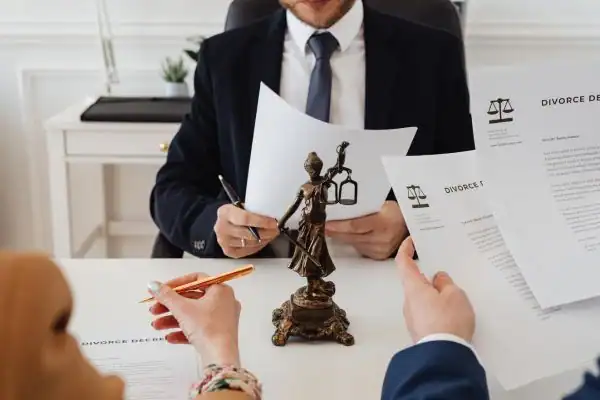 our fees Thurrock (Tilbury area) from EH Mediation - image of couple in joint mediation meeting